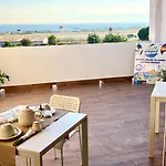 Charm Airport Couette-café
