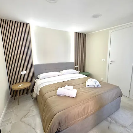 Charm Airport Oda ve Kahvaltı 4*