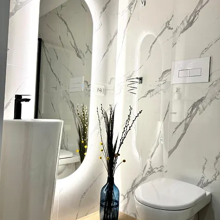 Charm Airport Oda ve Kahvaltı 4*