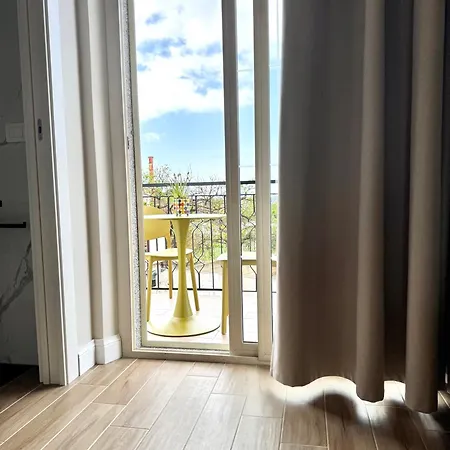 Charm Airport Отель типа 