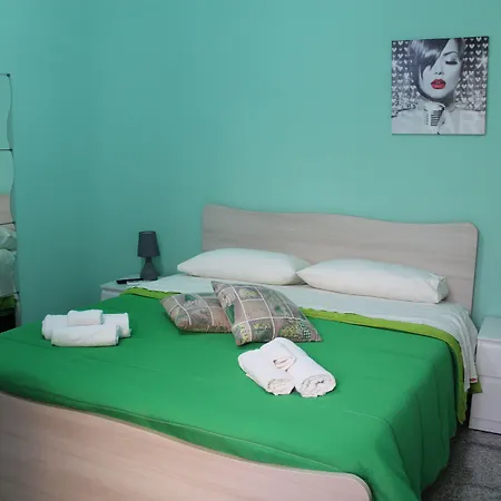 Charm Airport Oda ve Kahvaltı 4*