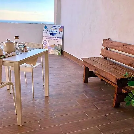 فندق مبيت وإفطار Charm Airport ريجّو دي كالابريا