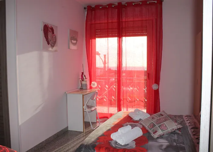 Charm Airport Bed & Breakfast