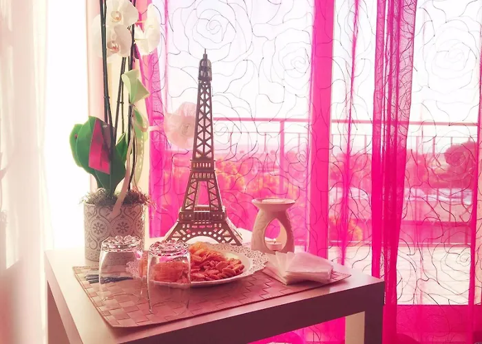 Bed & Breakfast Charm Airport 4*